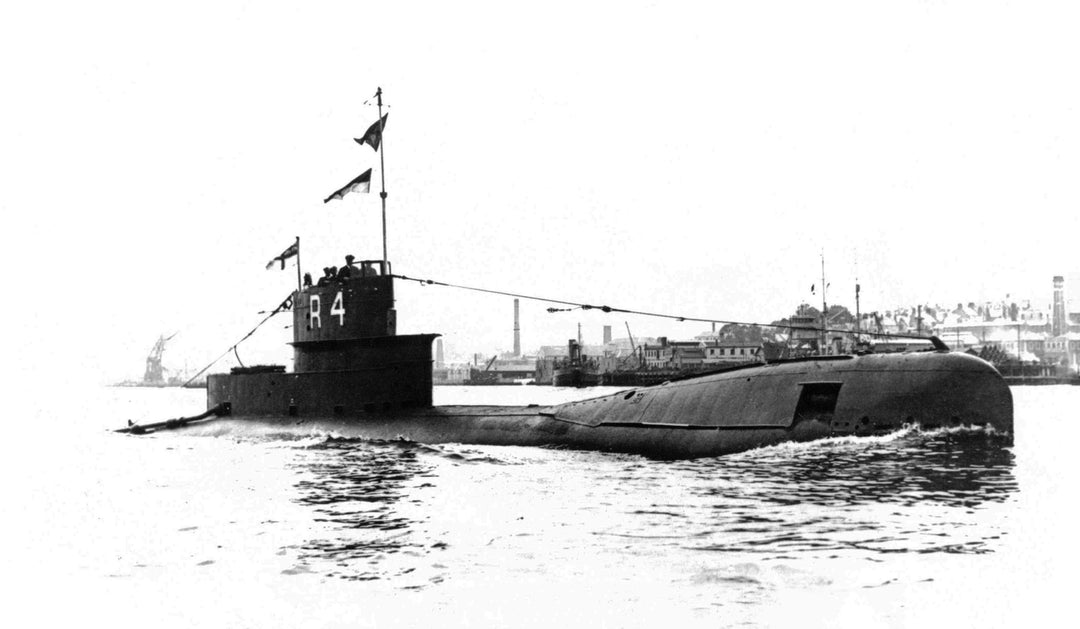 HMS R4 Royal Navy R class Submarine Photo Print or Framed Print - Hampshire Prints